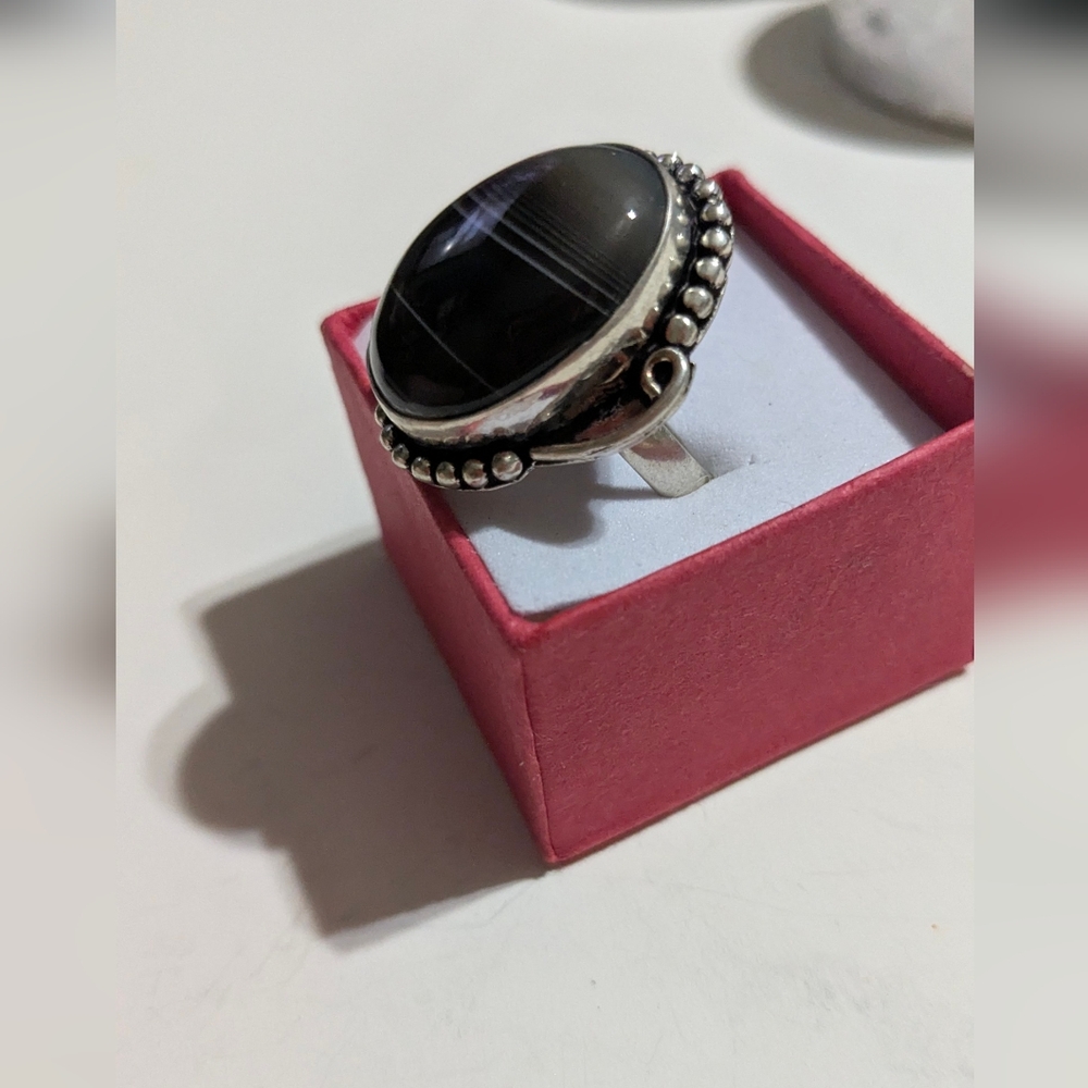 Handcrafted Banded Botswana Oval Ring (8) - Picture 12 of 15